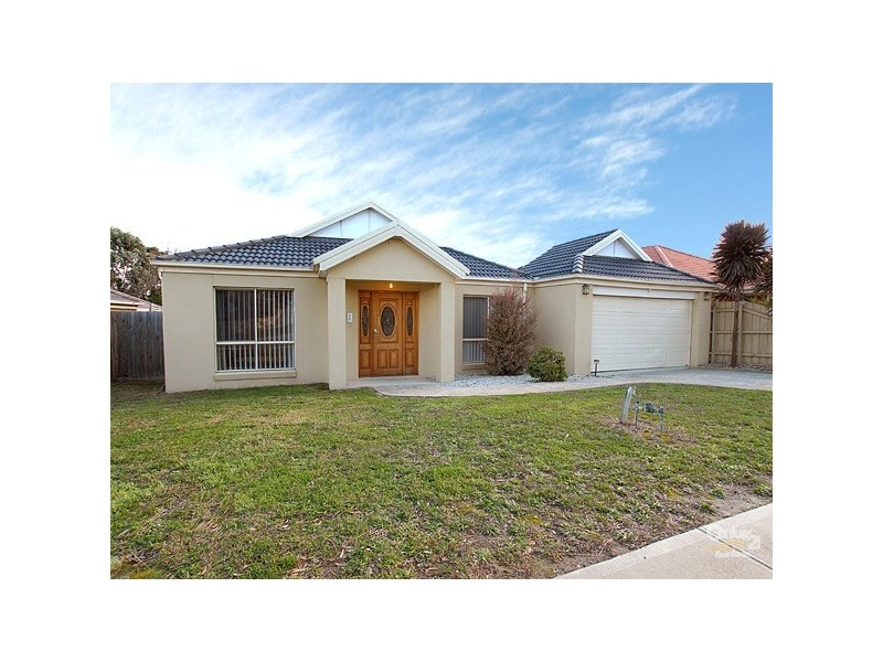 26 St Bernards Crs, Lynbrook VIC 3975