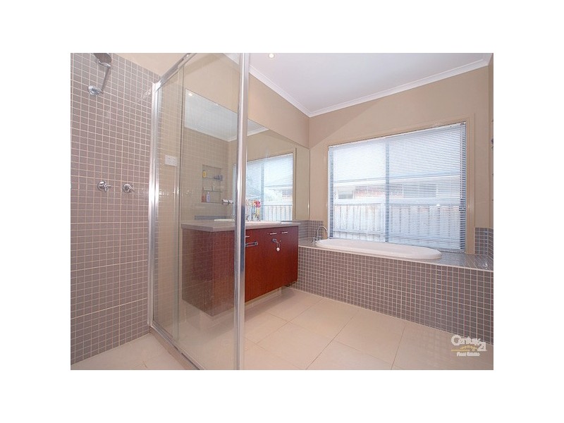 81 Skyline Way, Berwick VIC 3806