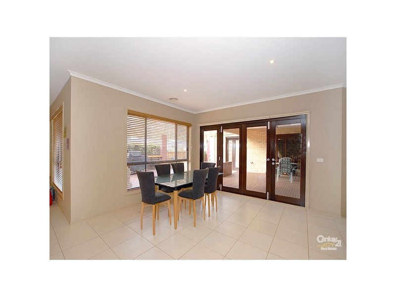 81 Skyline Way, Berwick VIC 3806