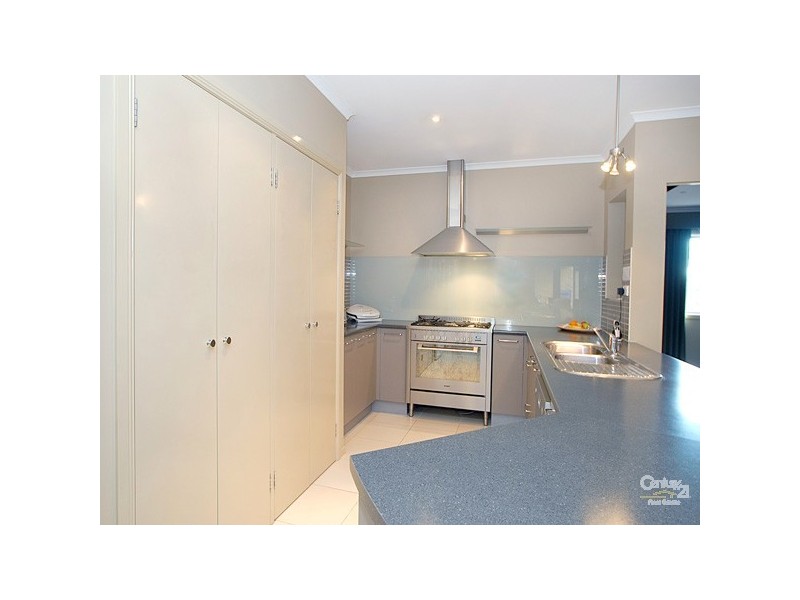 81 Skyline Way, Berwick VIC 3806