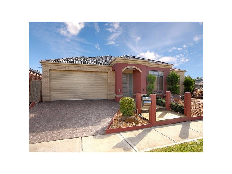 81 Skyline Way, Berwick VIC 3806