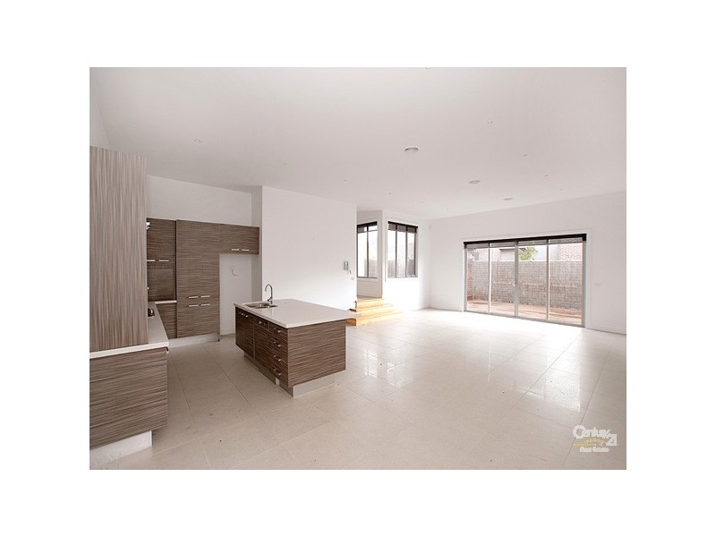 6/4 Buchanan Road, Berwick VIC 3806