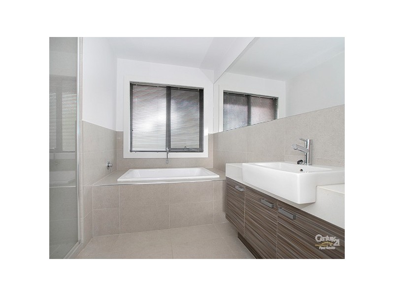 6/4 Buchanan Road, Berwick VIC 3806