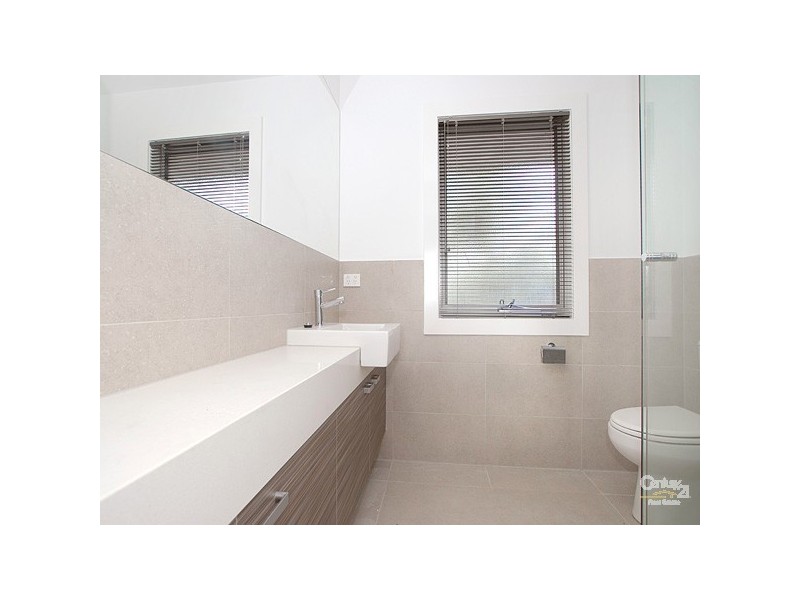 6/4 Buchanan Road, Berwick VIC 3806