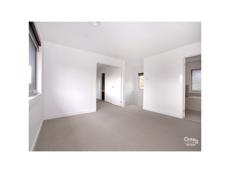 6/4 Buchanan Road, Berwick VIC 3806