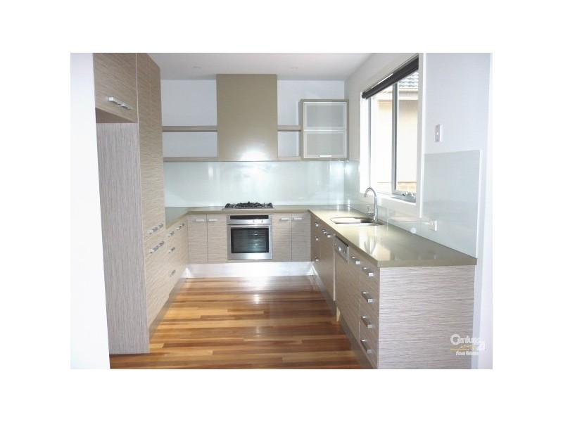 3/4 Buchanan Road, Berwick VIC 3806