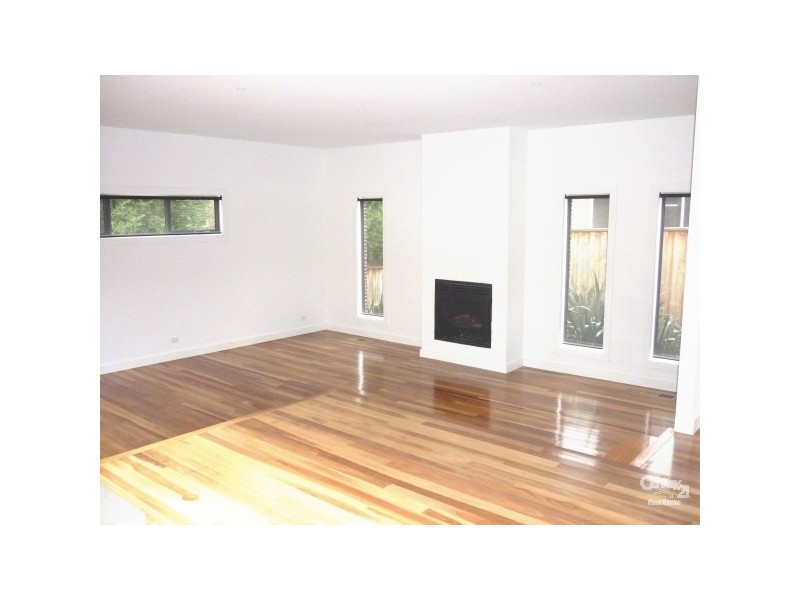 3/4 Buchanan Road, Berwick VIC 3806