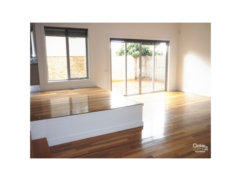 3/4 Buchanan Road, Berwick VIC 3806