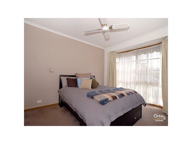 1 Insignia Crescent, Berwick VIC 3806