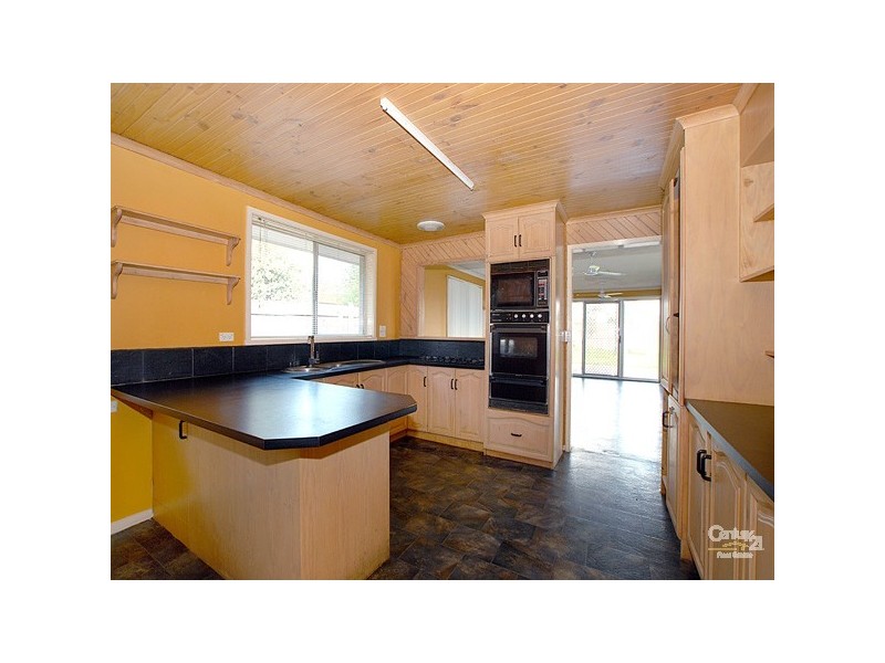 6 Sweeney Drive, Narre Warren VIC 3805