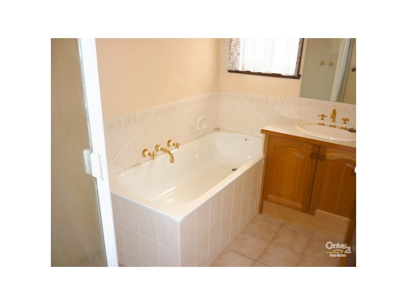 81 Bellevue Drive, Berwick VIC 3806