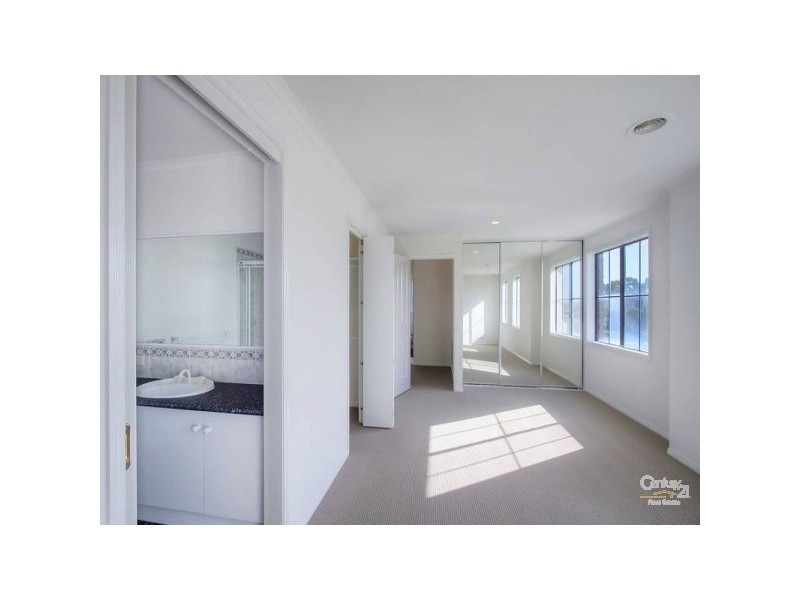 50 The Promenade, Narre Warren South VIC 3805