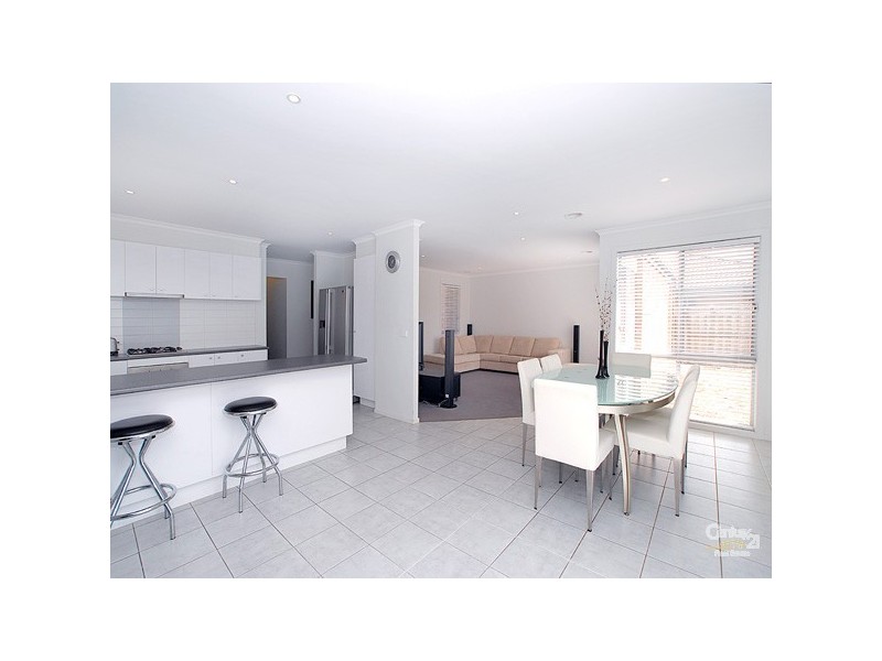 5 Chin Court, Berwick VIC 3806