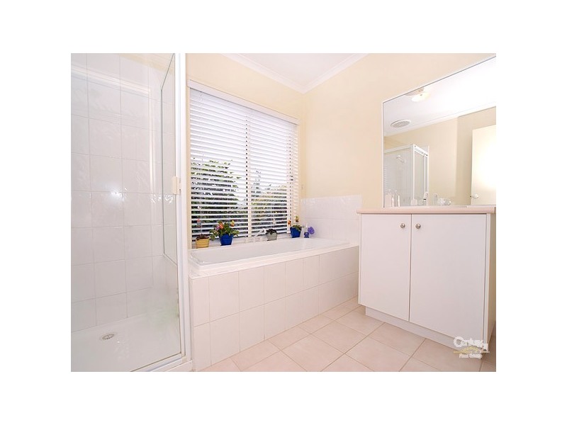 13 McIlwraith Court, Berwick VIC 3806