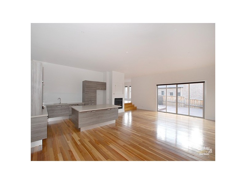 4/4 Buchanan Road, Berwick VIC 3806