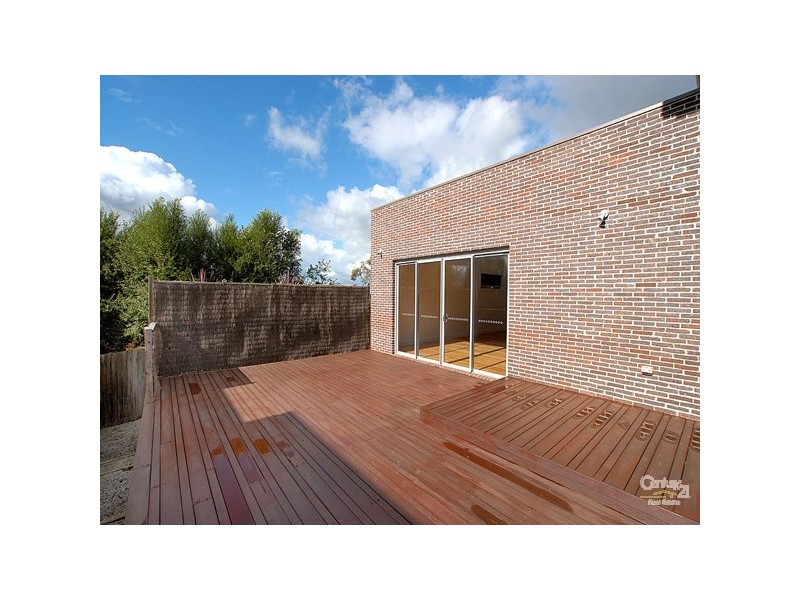 4/4 Buchanan Road, Berwick VIC 3806