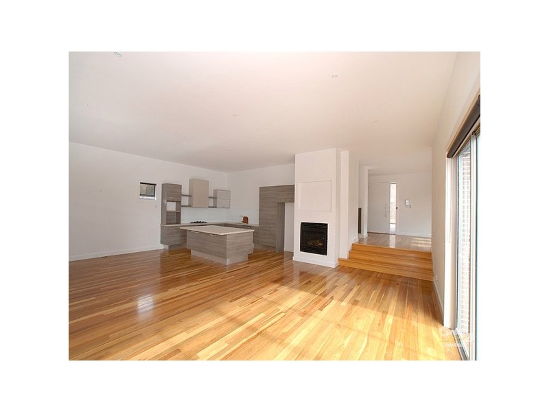 4/4 Buchanan Road, Berwick VIC 3806