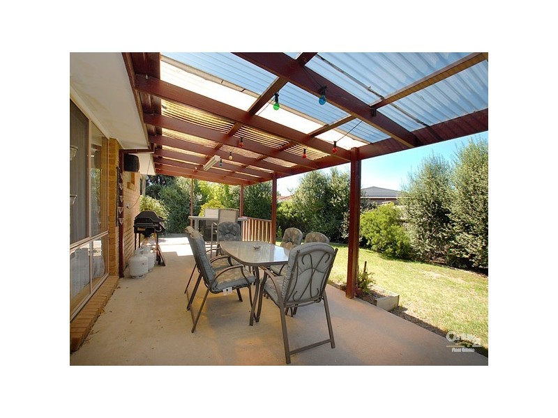 4 Hall Court, Berwick VIC 3806