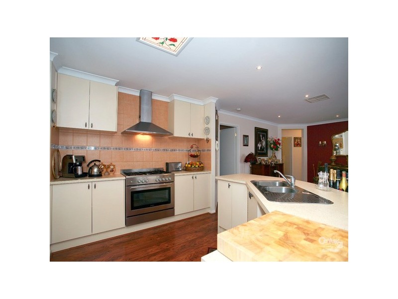 23 Dempster Way, Berwick VIC 3806