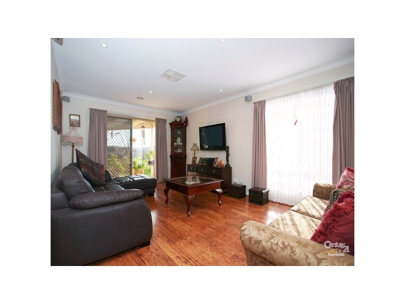 23 Dempster Way, Berwick VIC 3806