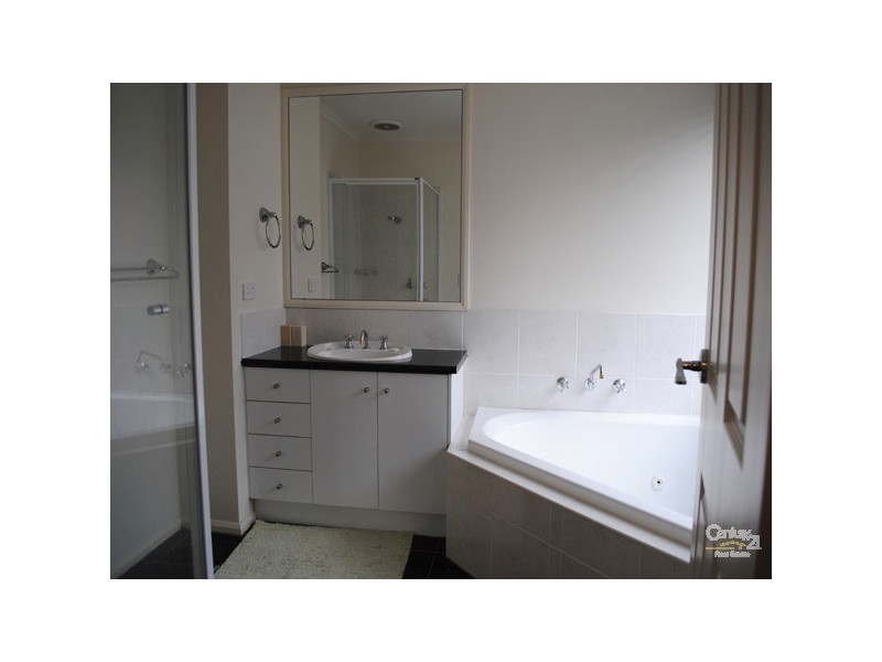 3 Pheasant Court, Berwick VIC 3806