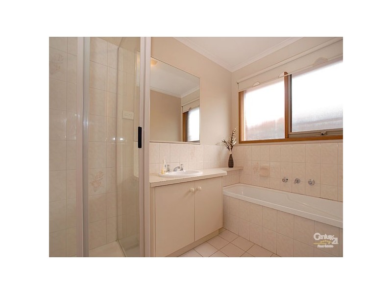 1/31 Florence Avenue, Berwick VIC 3806