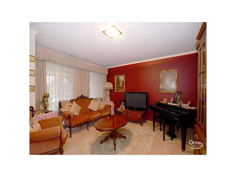 1 Boree Court, Berwick VIC 3806