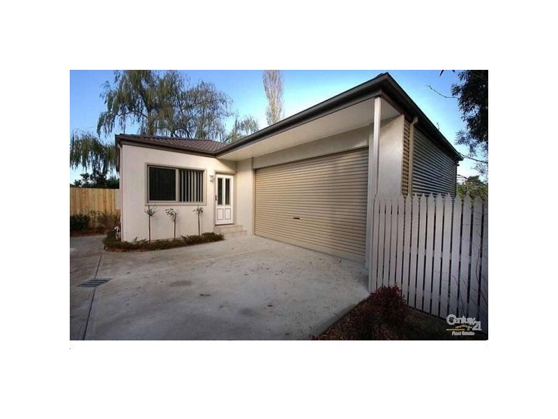 2/9 Slingsby Avenue,, Beaconsfield VIC 3807