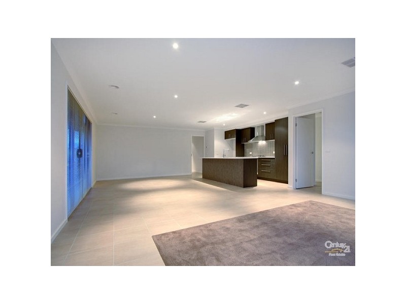 1454 Blackledge Drive, Cranbourne East VIC 3977