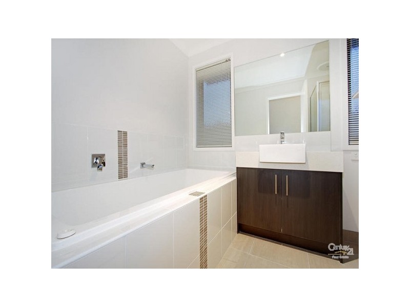 1454 Blackledge Drive, Cranbourne East VIC 3977