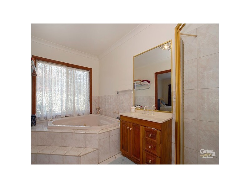 1 Martin Court, Berwick VIC 3806