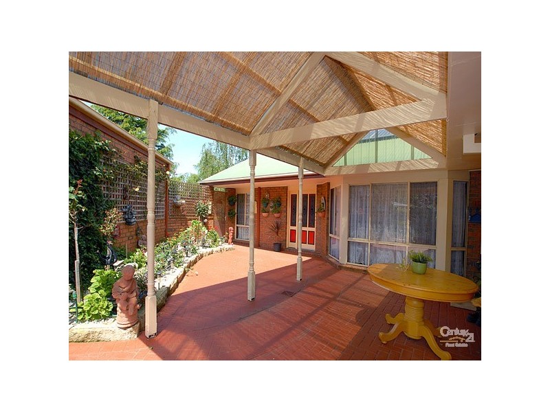 1 Martin Court, Berwick VIC 3806