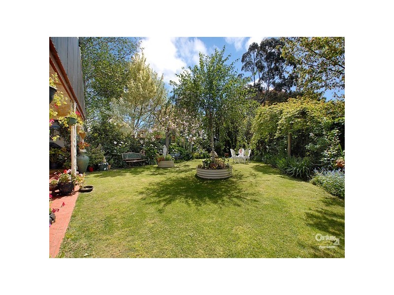 1 Martin Court, Berwick VIC 3806