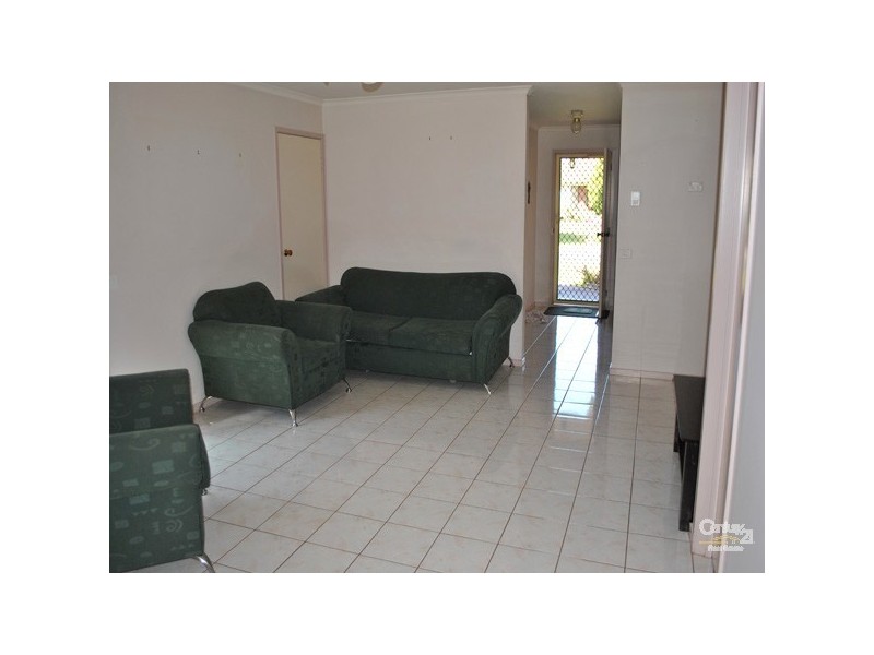 38 Frances Crescent, Cranbourne North VIC 3977