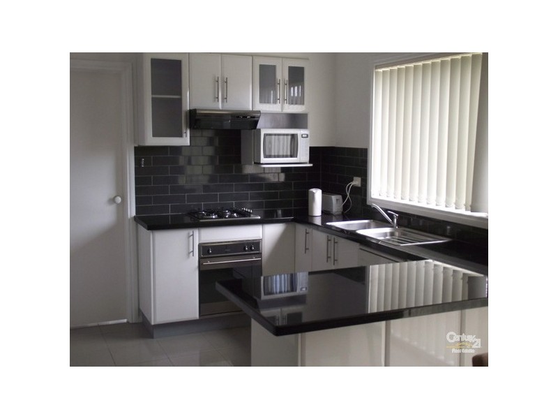 7 Amberley Drive, Pakenham VIC 3810