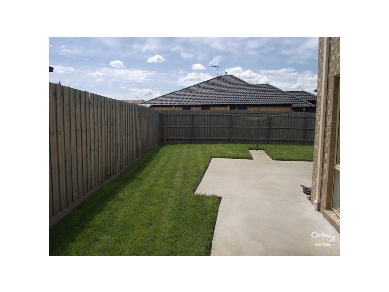 7 Amberley Drive, Pakenham VIC 3810