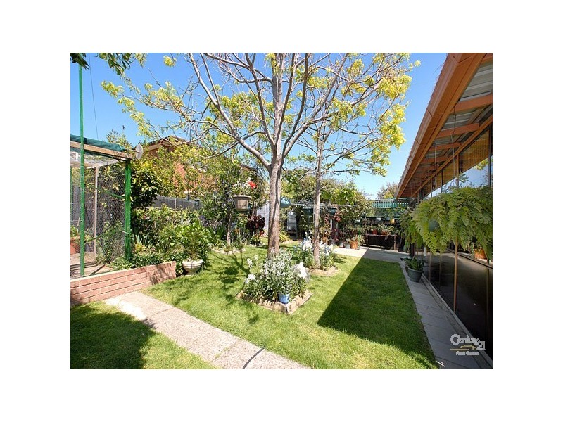 16 Endeavour Crescent, Endeavour Hills VIC 3802