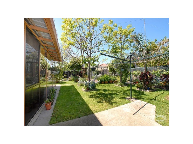 16 Endeavour Crescent, Endeavour Hills VIC 3802