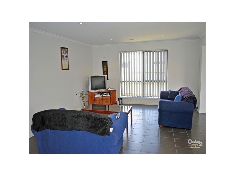 68 Golf Links Road, Berwick VIC 3806