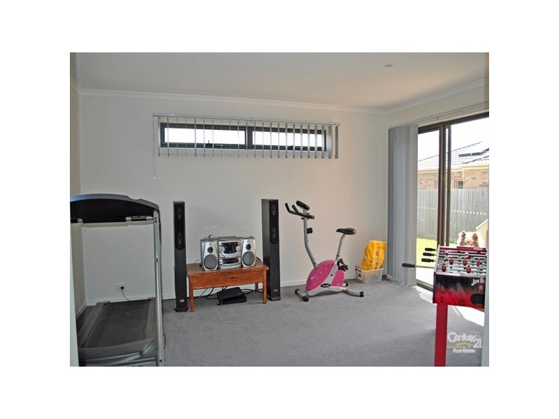 68 Golf Links Road, Berwick VIC 3806