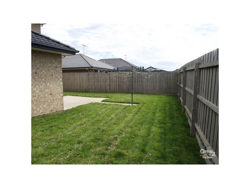 7 Amberley Drive, Pakenham VIC 3810