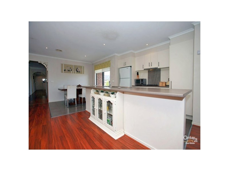 11 Chin Court, Berwick VIC 3806