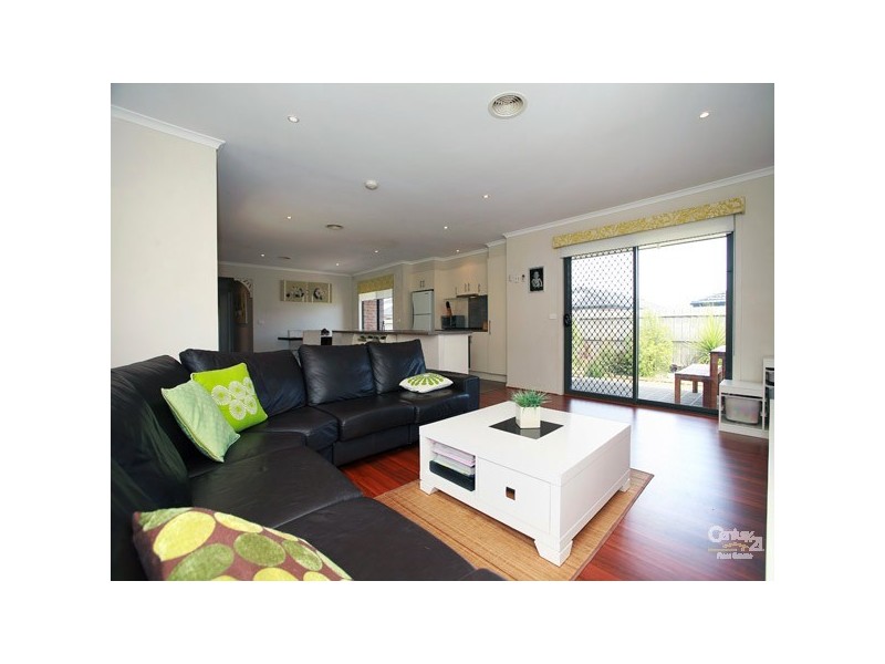 11 Chin Court, Berwick VIC 3806