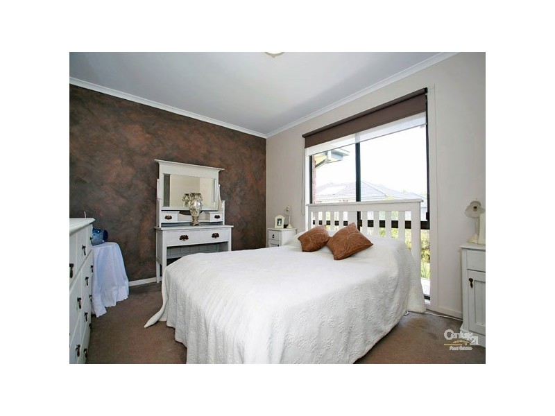 11 Chin Court, Berwick VIC 3806