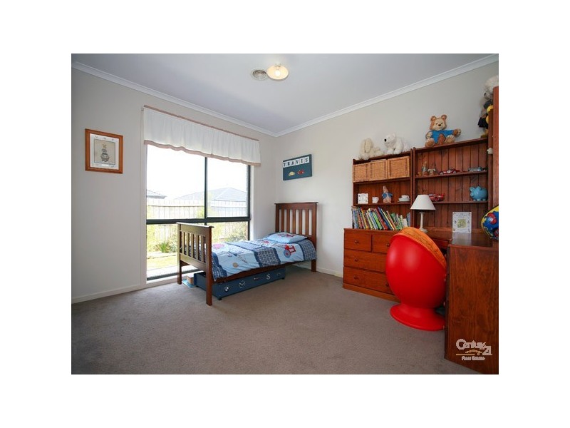 11 Chin Court, Berwick VIC 3806