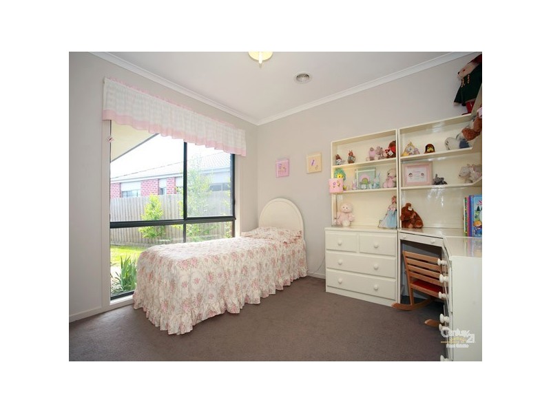 11 Chin Court, Berwick VIC 3806