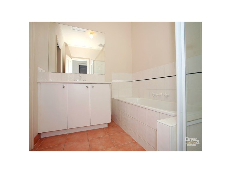 6 Bolderwood Place, Lynbrook VIC 3975