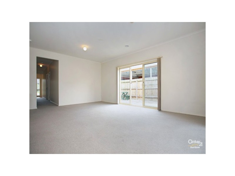 6 Bolderwood Place, Lynbrook VIC 3975