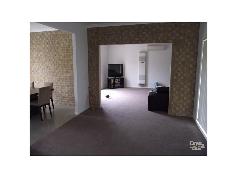 7 Amberley Drive, Pakenham VIC 3810