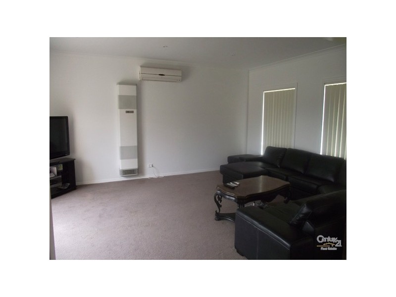 7 Amberley Drive, Pakenham VIC 3810